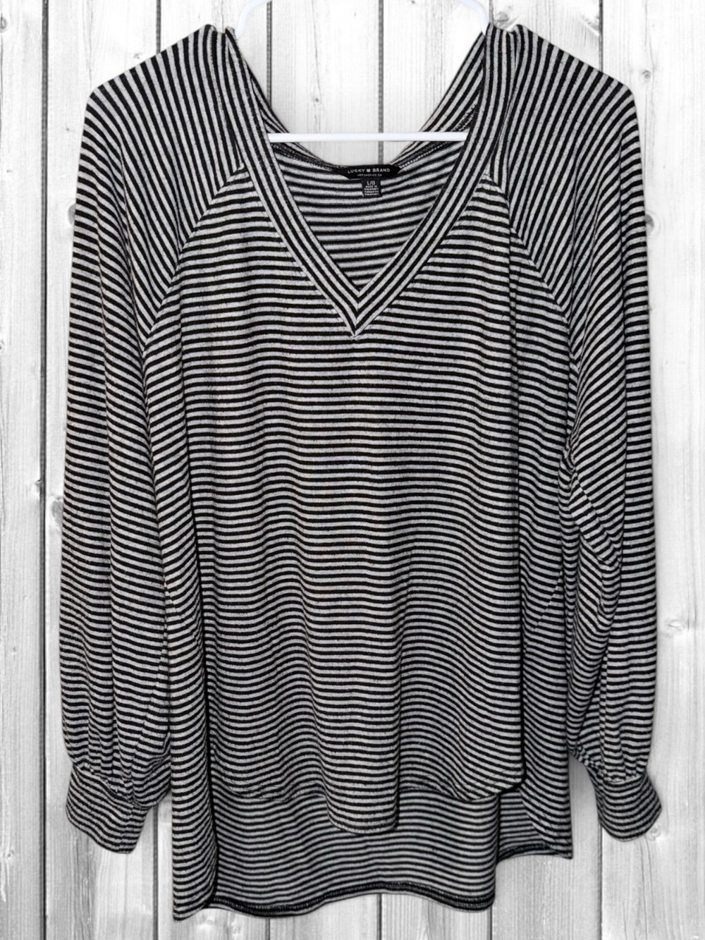 🌼Lucky Brand Black and White Striped V-Neck Long Sleeve Top